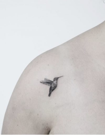 gergo augusztiny hungary budapest minimal fineline hummingbird tattoo