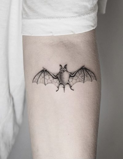 gergo augusztiny hungary budapest minimal fineline bat tattoo